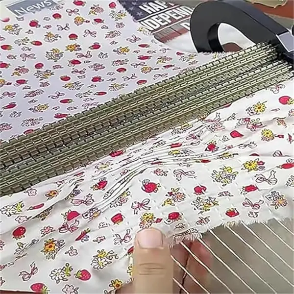 Adjustable Smocking Pleater with 47 Needle Positions and 24 Row Craft Pleats, 0.5cm Even Spacing Fabric Folding Tool for Costume Sewing and Handmade Garment Decoration Projects(Black)