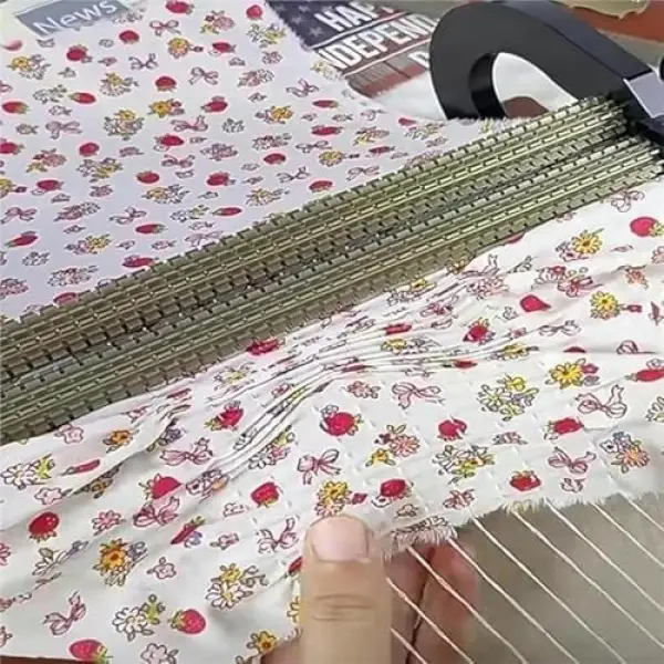 Smocking Pleater Machine,24 Row Smocking Pleater with 24 Sewing Needles & Tool Kit, 47 Positions, Even Fabric Folds, 0.5 cm Stitch Spacing, for Costume & Craft Sewing