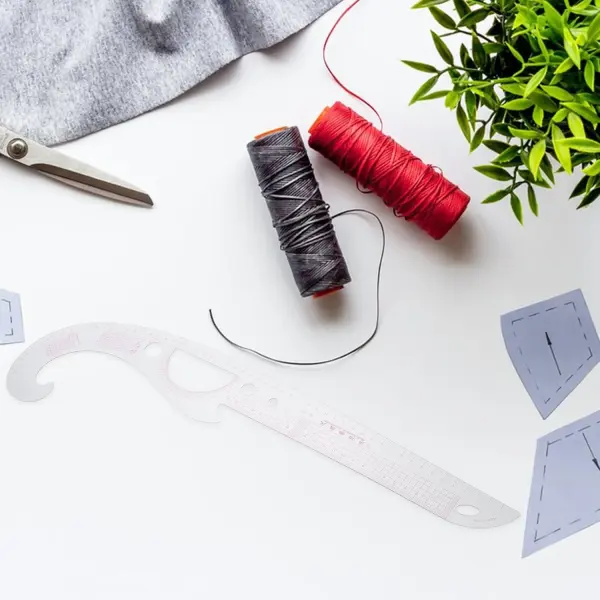 Curve Ruler Sewing Set for Garment Pattern Making and Tailoring, 2pcs French Curve Rulers for Clothing Design and Fabric Cutting, Multi-Functional Sewing Tools for Dressmakers