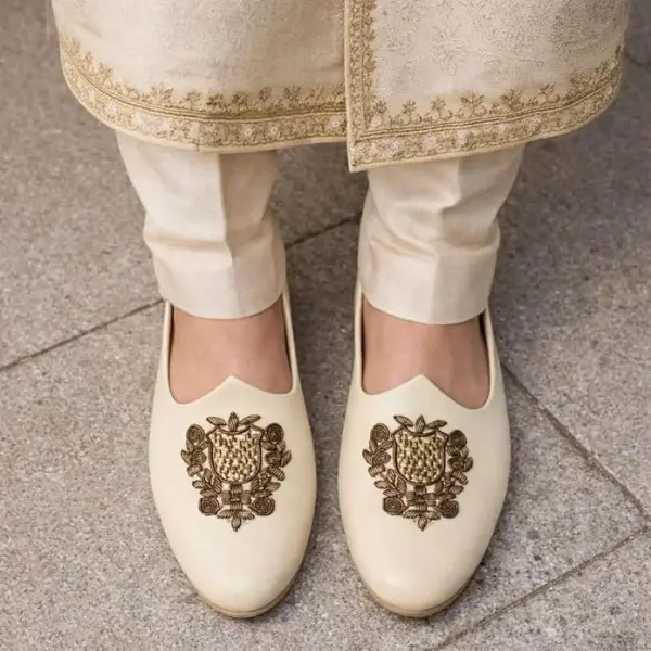 Men's Punjabi Jutti Cream Loafers Slip On Flats Shoes Ethnic Handmade Sherwani Mojari Indian Juti