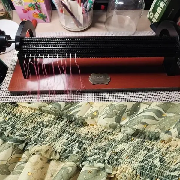 Smocking Pleater for Fabric, 24 Row Easy Pleating Tool with Strong Applicability, Ideal for Clothing DIY and Ruffler Sewing Machine Projects