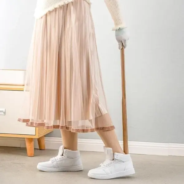 Magnetic Wooden Shoe Horn - Effortless On/Off for Seniors & Pregnant Women, Travel Essential, No Bending, Ultimate Comfort & Convenience, Easy Wear Solution